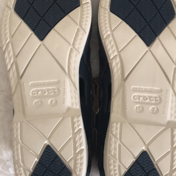 Crocs shoes  in navy Blue - Picture 6 of 8